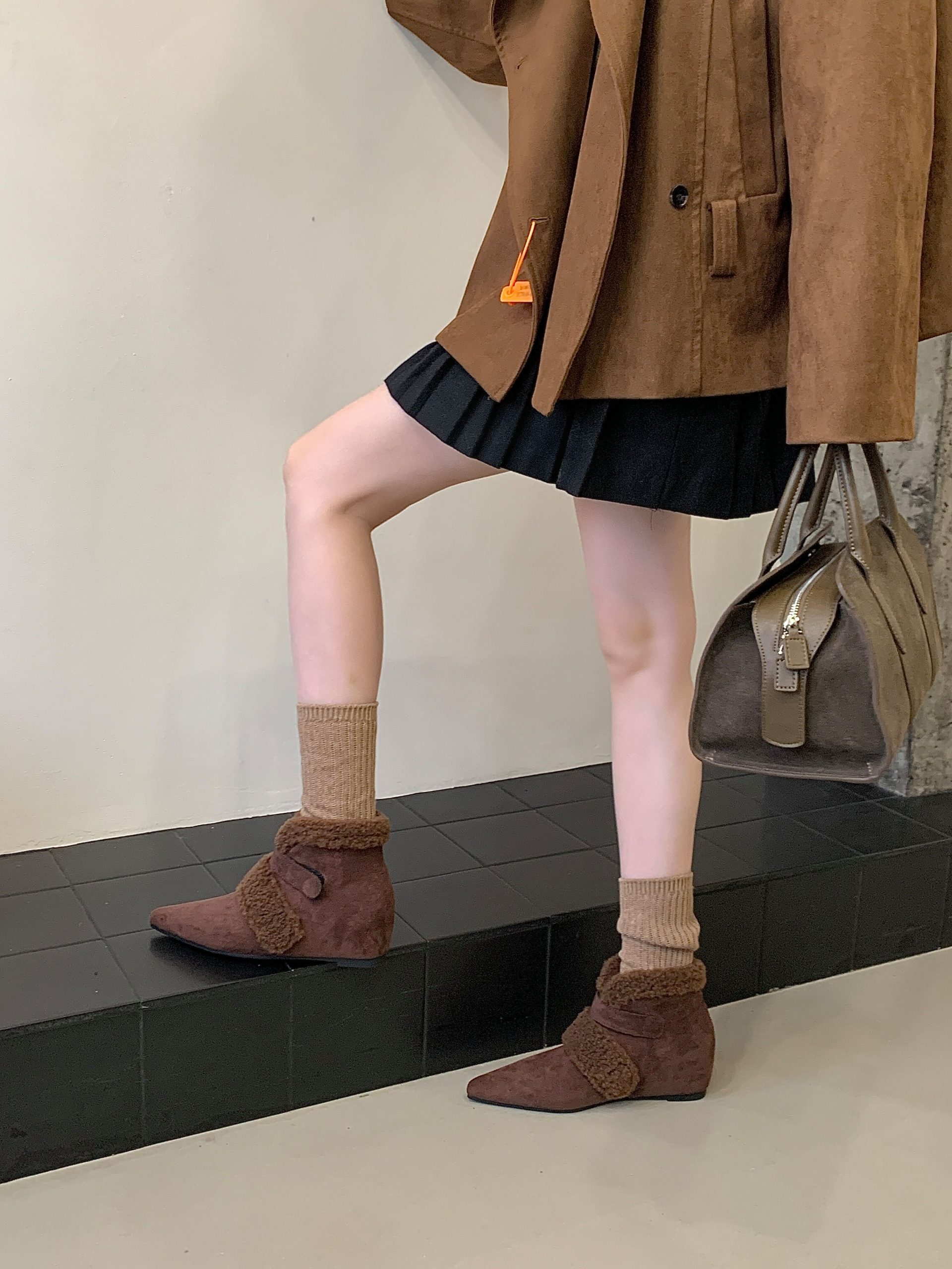 2025 New Winter Fleece Lined Cotton Shoes for Women - Faux Fur Ankle Boots with Hidden Heel