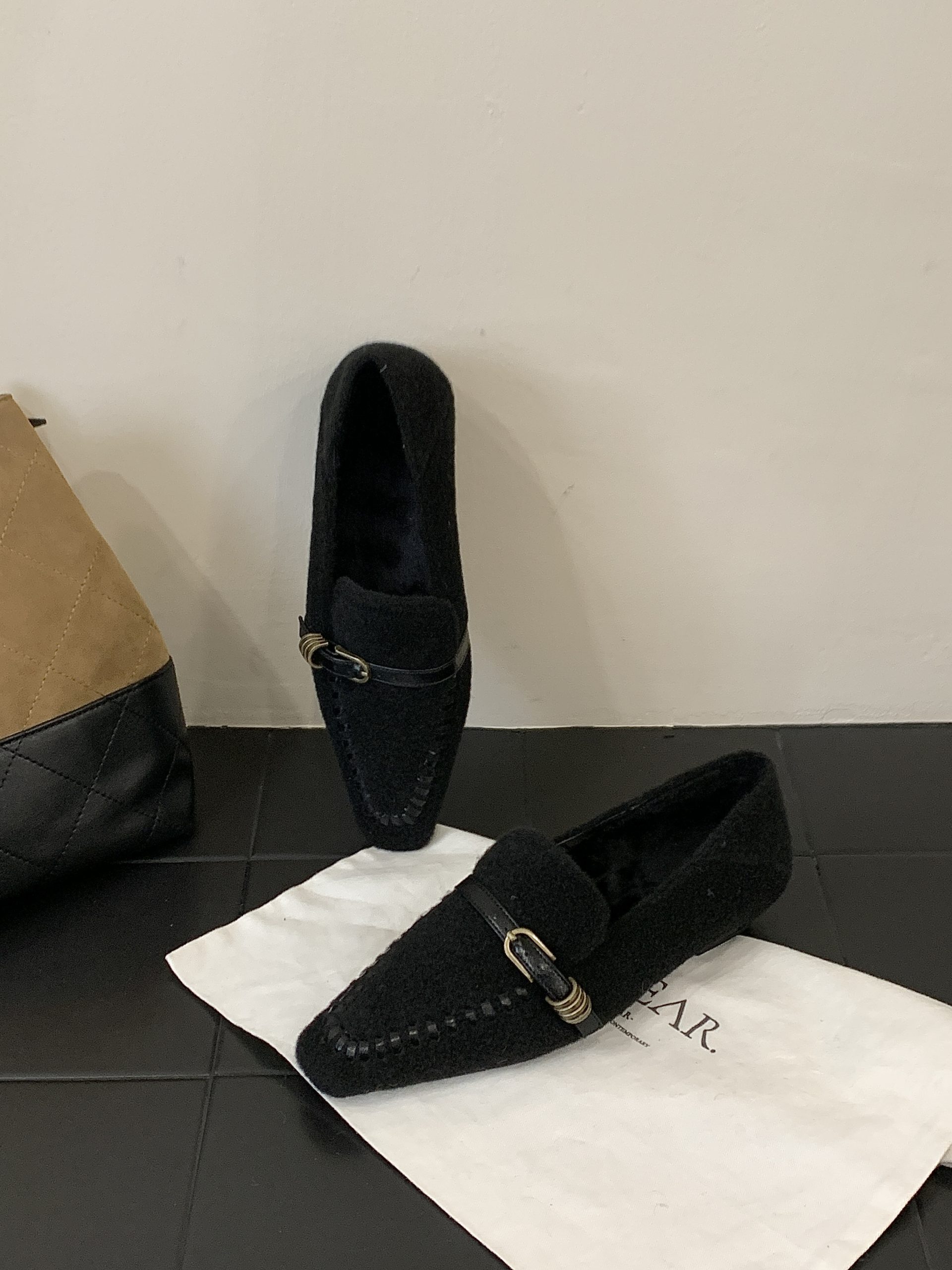 2025 New Winter Fashion Pointed Toe Chunky Heel Fleece Lined Warm Women's Slip On Shoes - Image 3