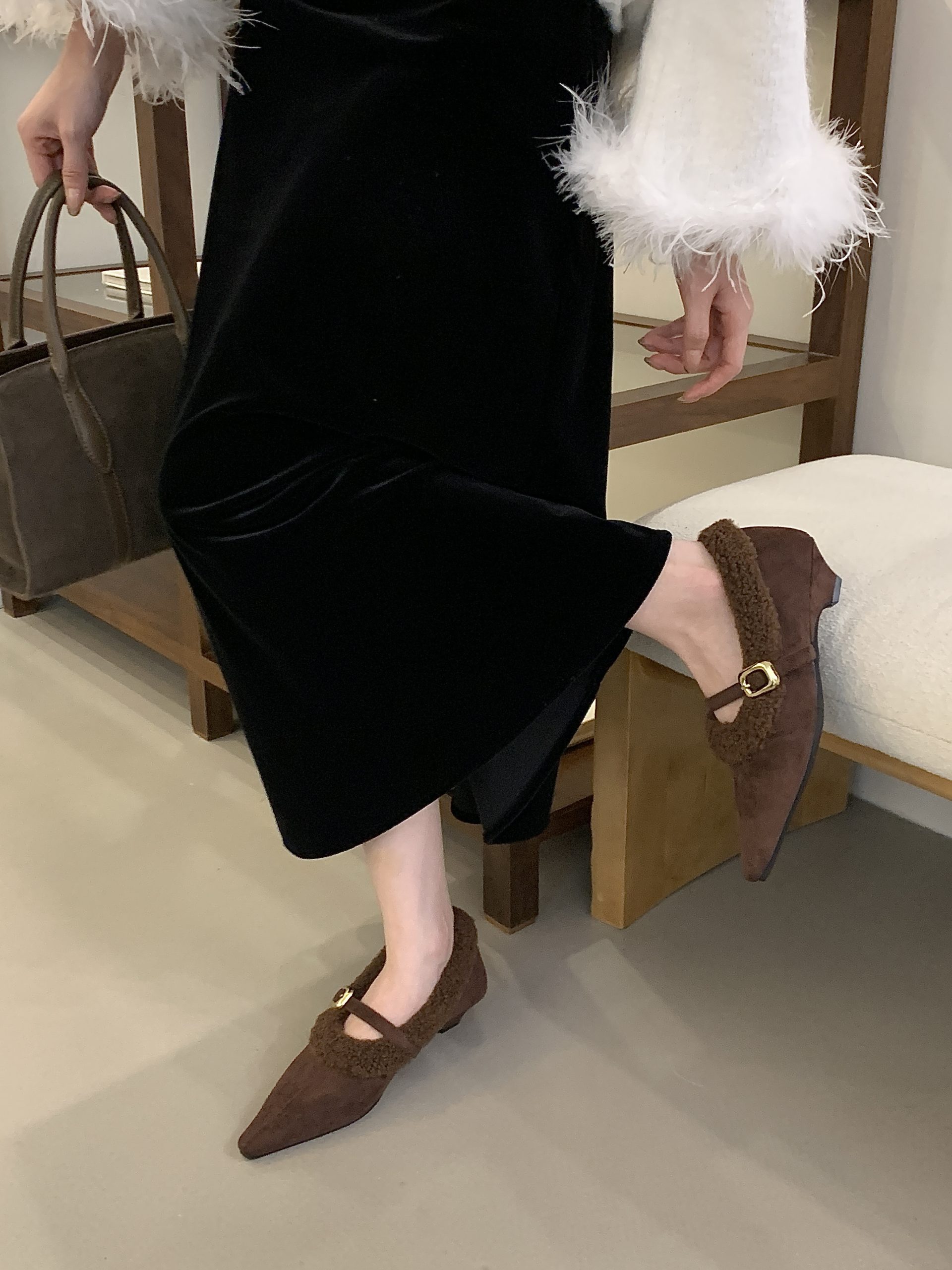 2025-new-winter-furry-pointed-toe-low-heel-lined-collar-chunky-heel-one-strap-fashion-comfort-womens-shoes